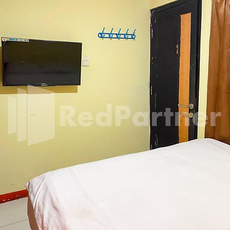 Audah Guesthouse Syariah Redpartner Giacarta Esterno foto