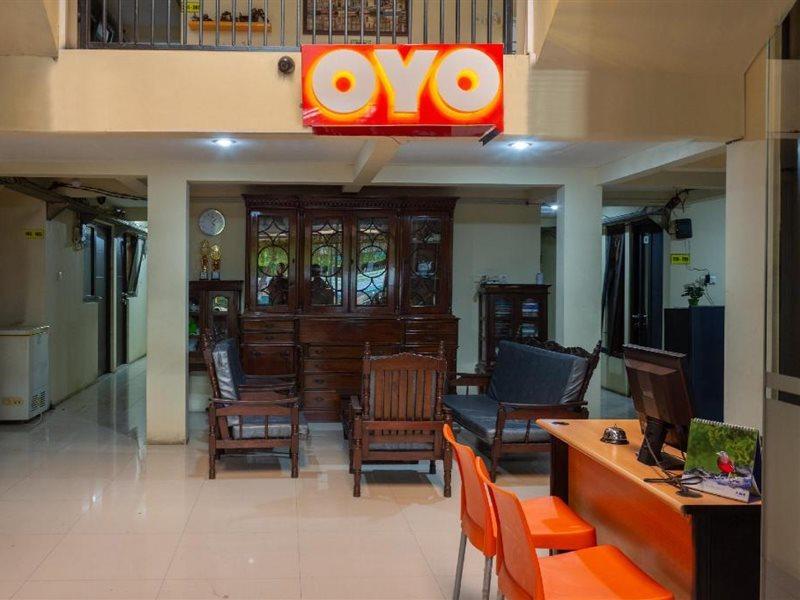 Audah Guesthouse Syariah Redpartner Giacarta Esterno foto