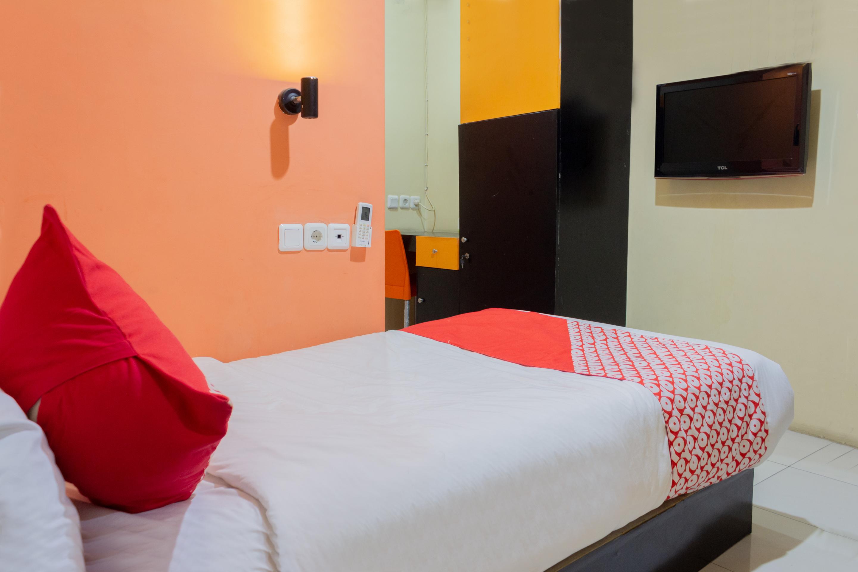 Audah Guesthouse Syariah Redpartner Giacarta Esterno foto