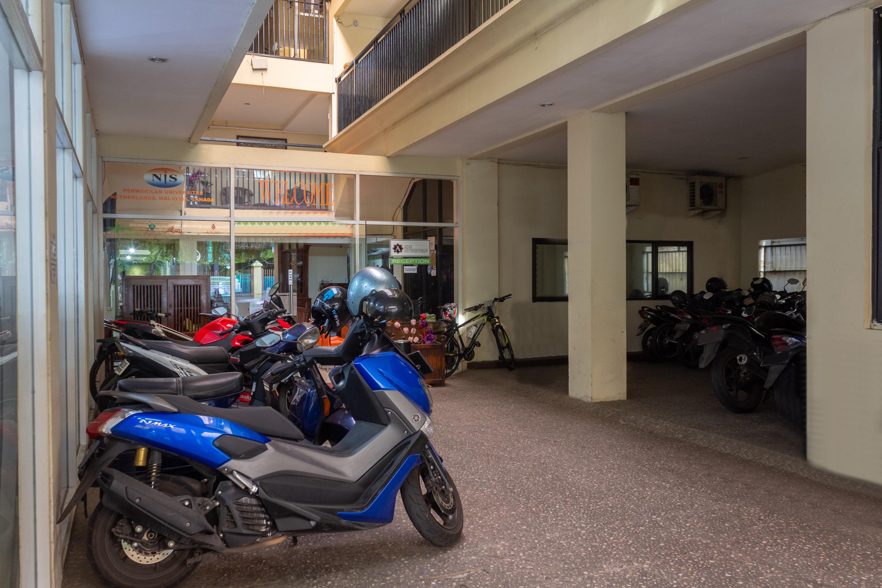 Audah Guesthouse Syariah Redpartner Giacarta Esterno foto